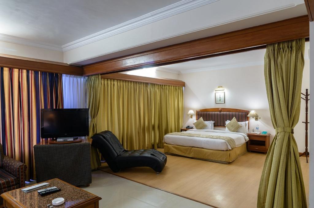 Quality Inn Palms Gāndhīdhām Екстериор снимка