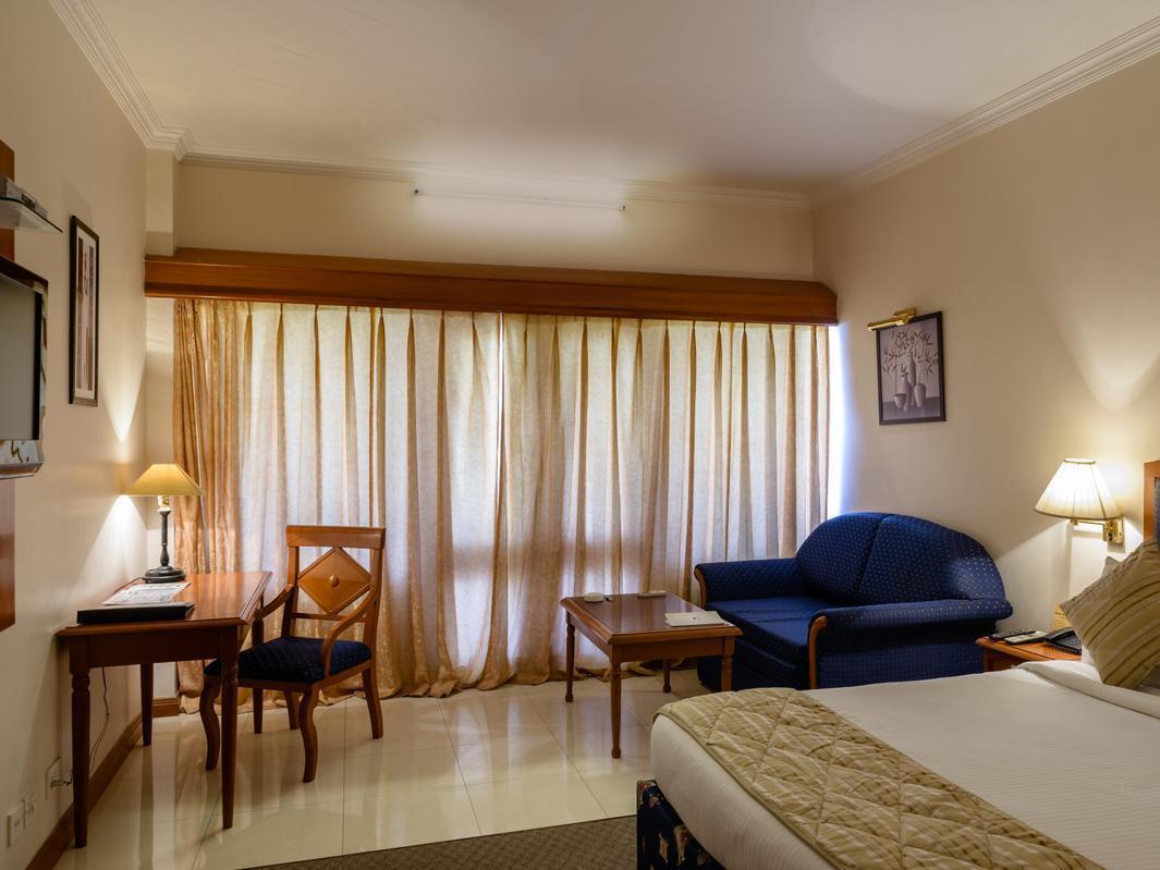 Quality Inn Palms Gāndhīdhām Екстериор снимка