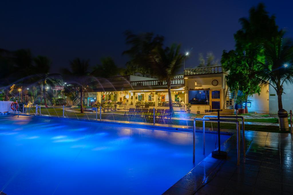 Quality Inn Palms Gāndhīdhām Екстериор снимка