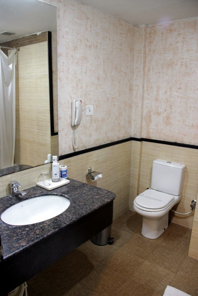 Quality Inn Palms Gāndhīdhām Екстериор снимка